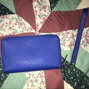 Michael Kors Bags - AUTHENTIC MICHAEL KORS JET SET LEATHER WRISTLET Michael Kors Bags - AUTHENTIC MICHAEL KORS JET SET LEATHER WRISTLET